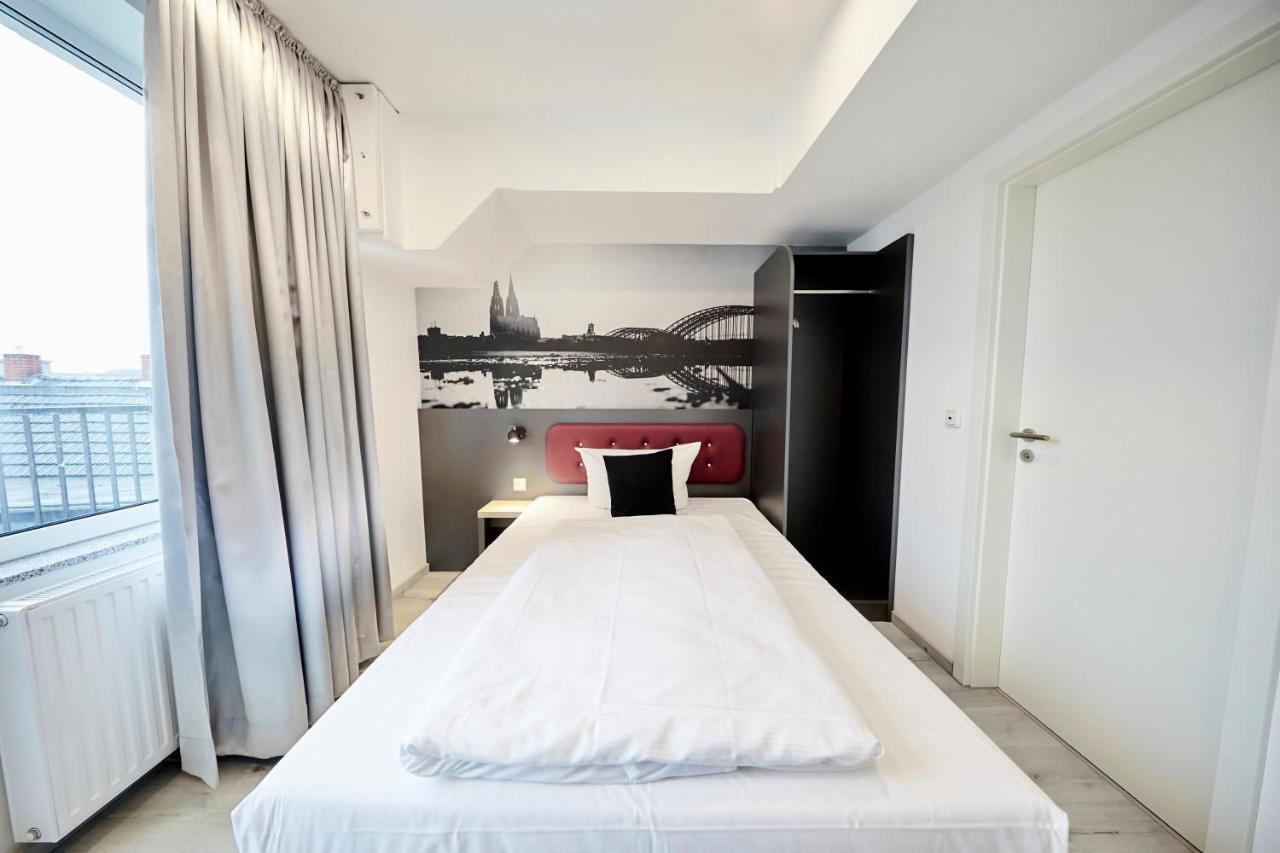 Smarty Cologne Dom Hotel - Boardinghouse - Kontaktloser Self Check-In Екстер'єр фото