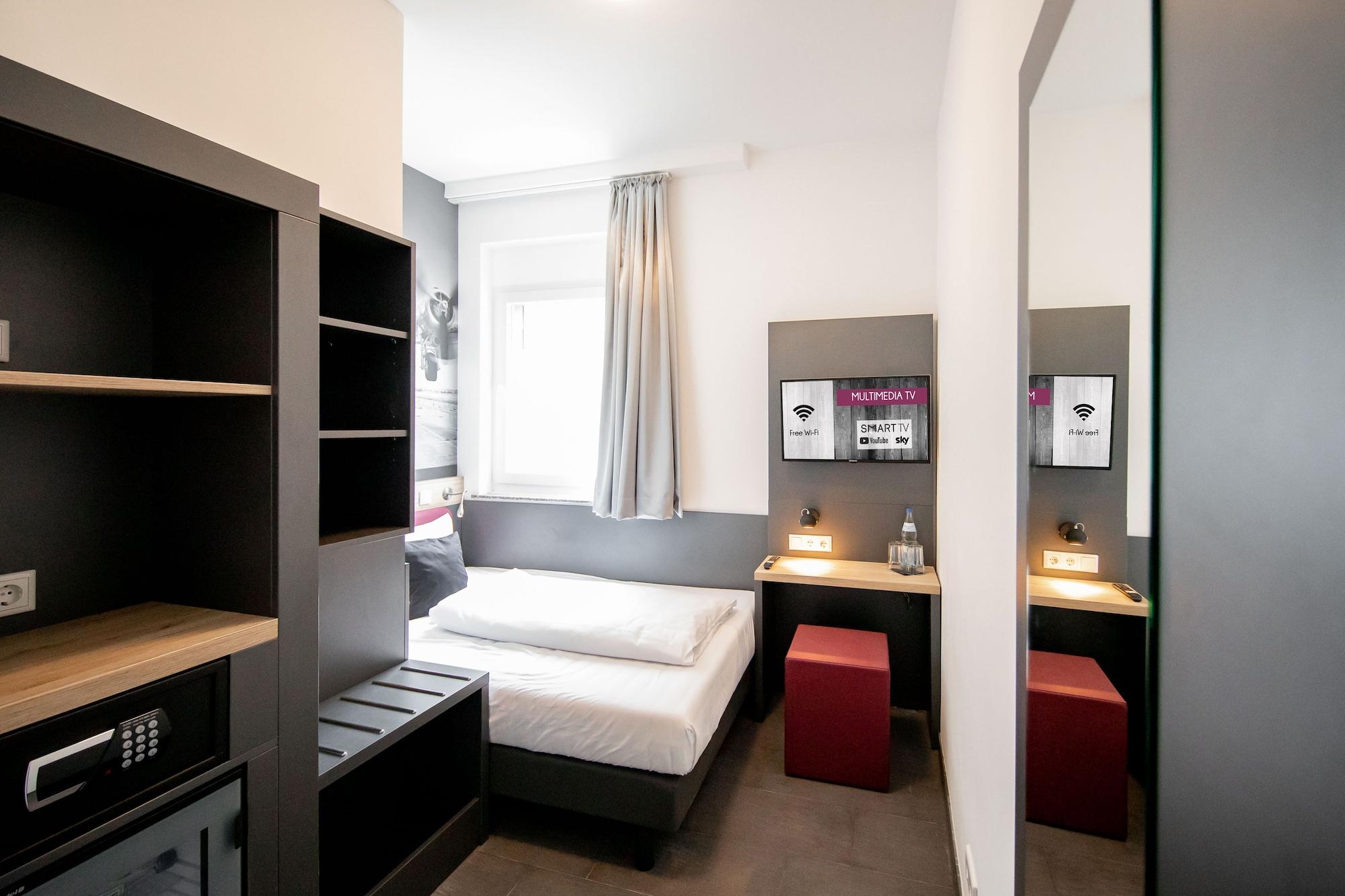 Smarty Cologne Dom Hotel - Boardinghouse - Kontaktloser Self Check-In Екстер'єр фото
